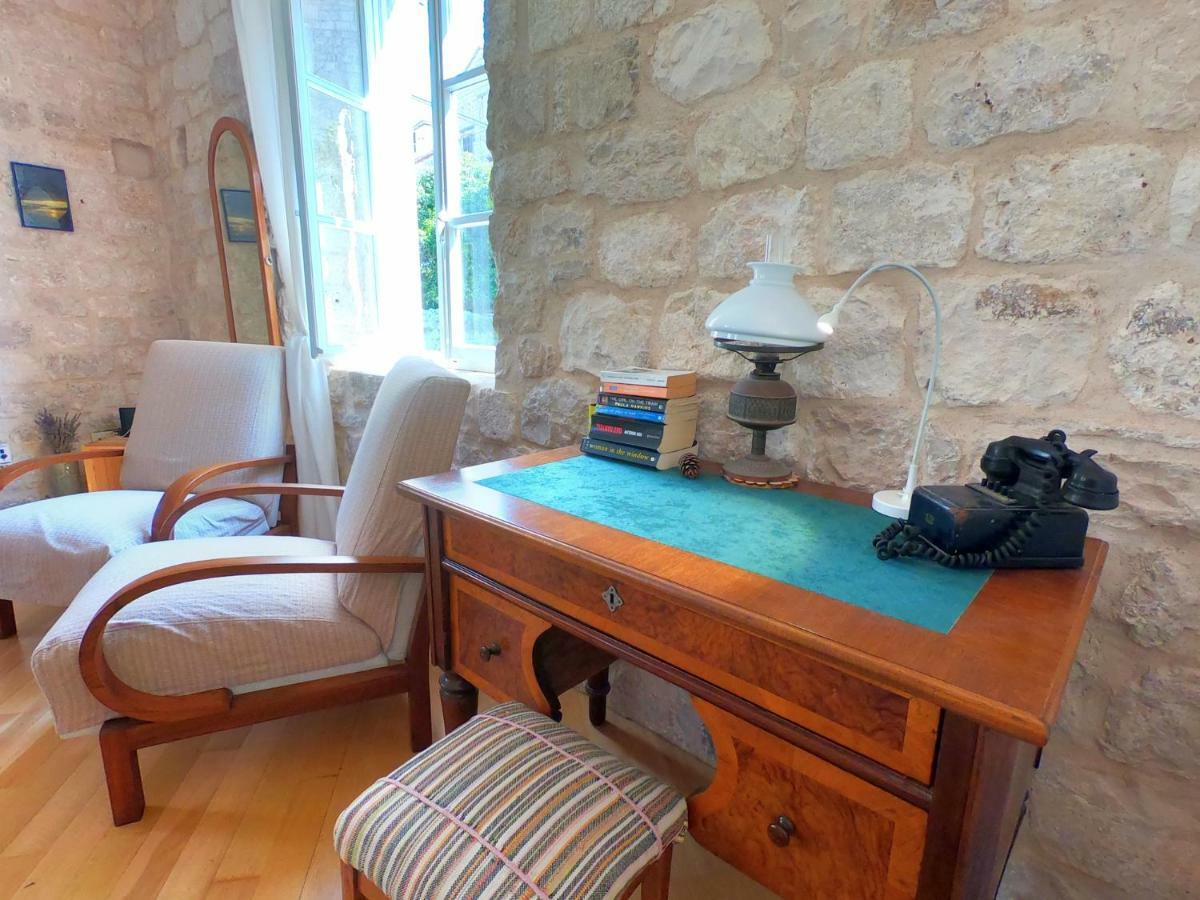 Historic Piazza House & Romantic Hidden Garden Hvar Town Exterior foto